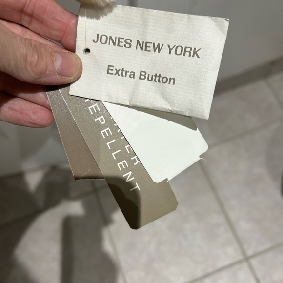 NWT women’s Jacket - Picture 7 of 7